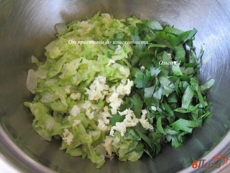 Фото приготовление рецепта: Пикантный соус из кабачков шаг №4