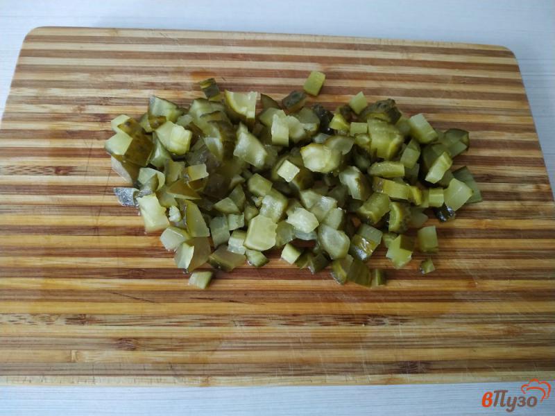 Фото приготовление рецепта: Салат оливье с кукурузой шаг №5