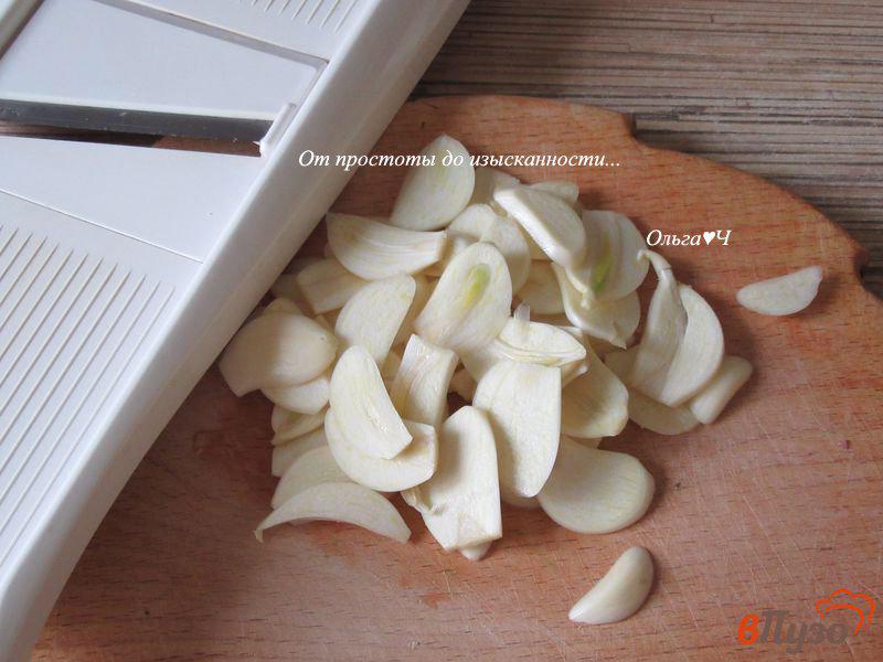 Фото приготовление рецепта: Сушеные овощи и чипсы из кабачка шаг №3