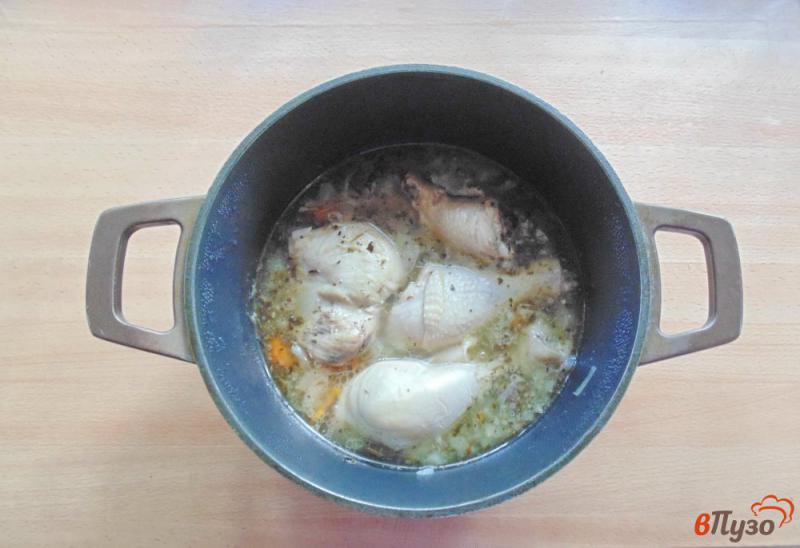 Фото приготовление рецепта: Тушеная курица с кабачком и картофелем шаг №5