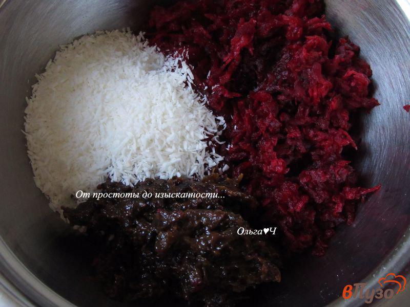 Фото приготовление рецепта: Свекольно-кокосовое печенье с корицей и домашняя курага шаг №2