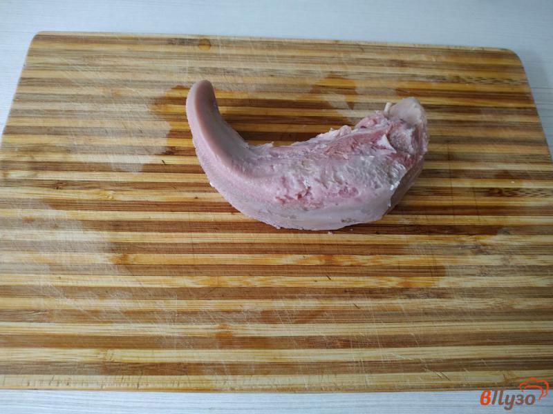 Фото приготовление рецепта: Окрошка из свиного языка шаг №2