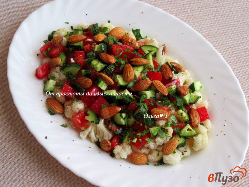 Фото приготовление рецепта: Салат из цветной капусты с миндалем шаг №3