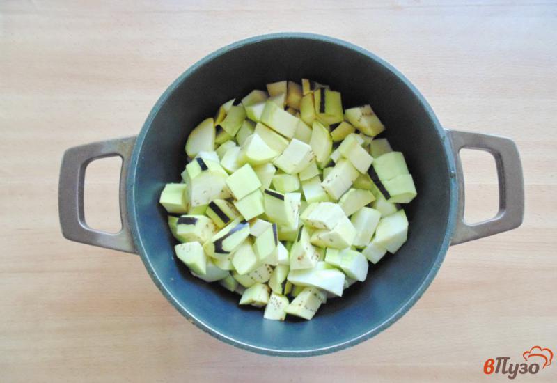 Фото приготовление рецепта: Овощная икра с цуккини, кабачком и баклажаном шаг №3