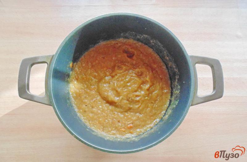 Фото приготовление рецепта: Овощная икра с цуккини, кабачком и баклажаном шаг №6