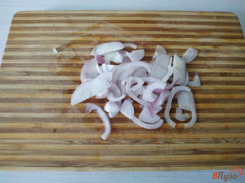 Фото приготовление рецепта: Тушёный картофель на сковороде шаг №2