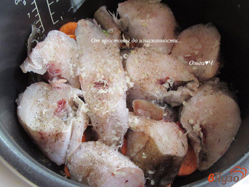 Фото приготовление рецепта: Минтай с морковью кабачками и базиликом шаг №1