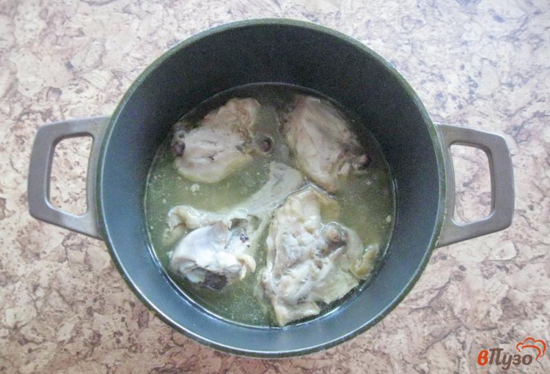 Фото приготовление рецепта: «Рваная» курица с картофелем шаг №1