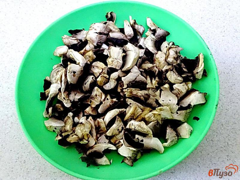 Фото приготовление рецепта: Рулетики из лаваша с картофелем, грибами и сыром шаг №1