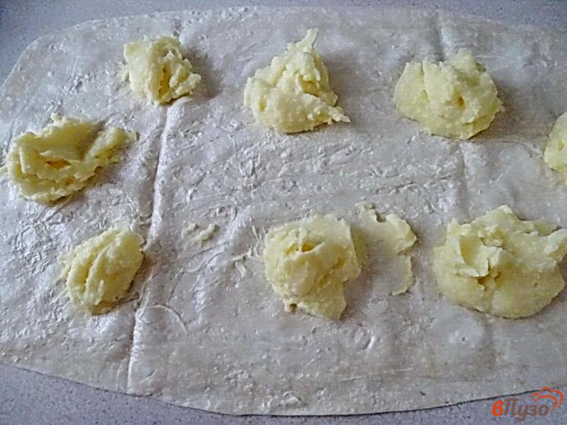 Фото приготовление рецепта: Рулетики из лаваша с картофелем, грибами и сыром шаг №7