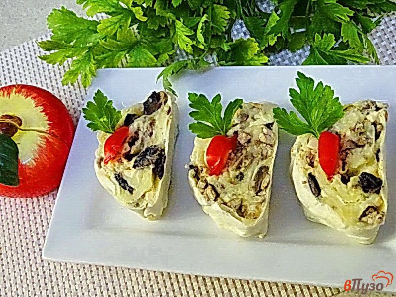 Фото приготовление рецепта: Рулетики из лаваша с картофелем, грибами и сыром шаг №14