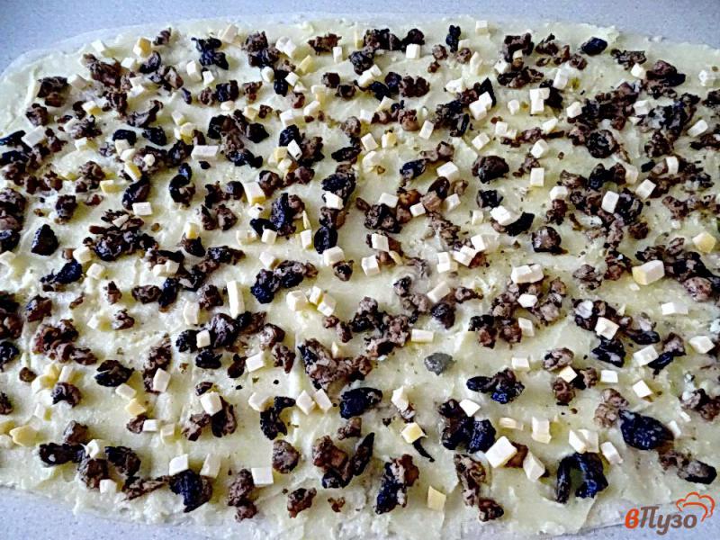 Фото приготовление рецепта: Рулетики из лаваша с картофелем, грибами и сыром шаг №10