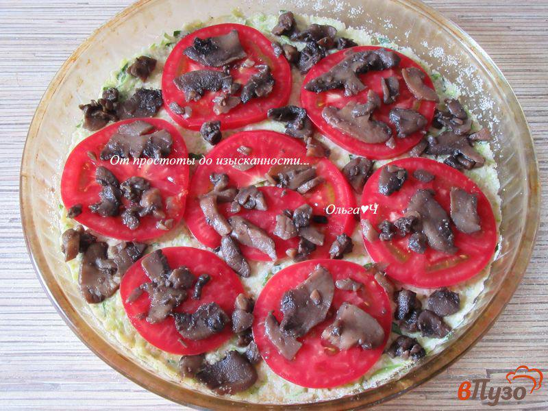 Фото приготовление рецепта: Кабачковая пицца с грибами шаг №5