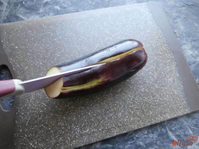 Фото приготовление рецепта: Баклажан с помидорами и сыром в микроволновке шаг №1