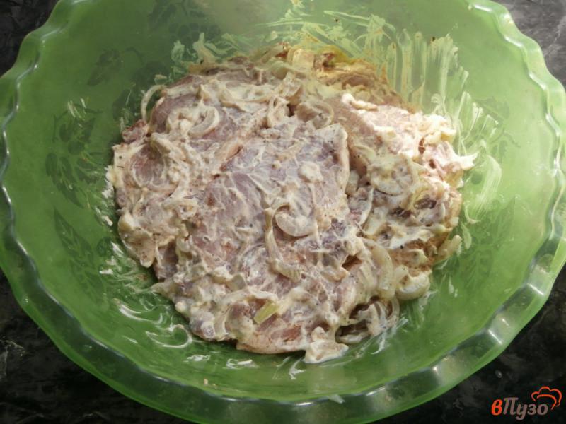 Фото приготовление рецепта: Стейки из свиной корейки на мангале шаг №3