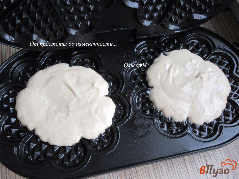 Фото приготовление рецепта: Экспресс вафли на йогурте шаг №6