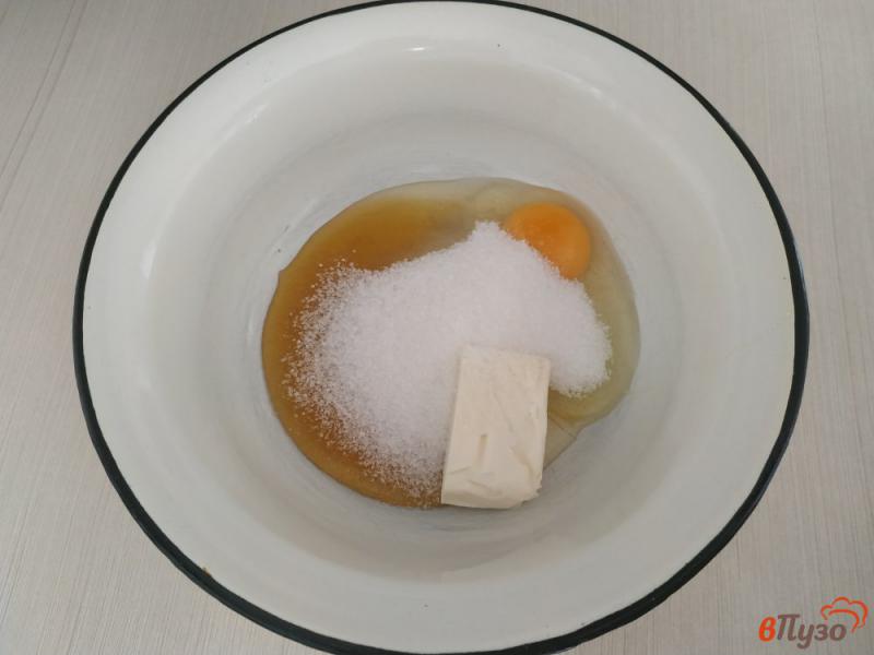 Фото приготовление рецепта: Медовик с творожным кремом и грецкими орехами шаг №1