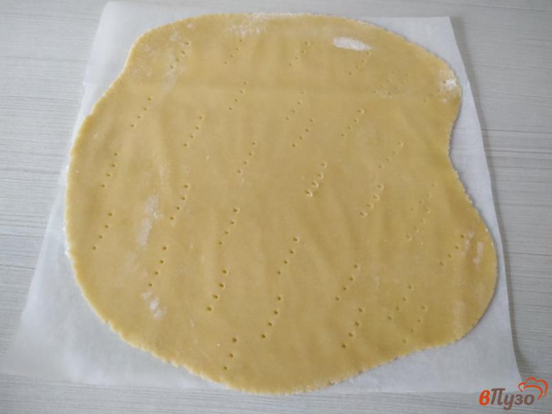 Фото приготовление рецепта: Медовик с творожным кремом и грецкими орехами шаг №6
