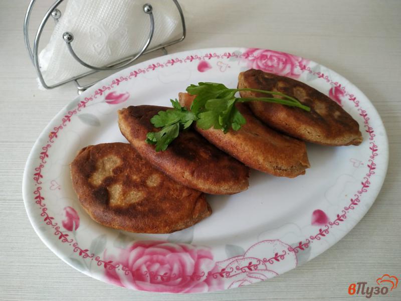 Фото приготовление рецепта: Пирожки с картошкой из ржаной муки шаг №10