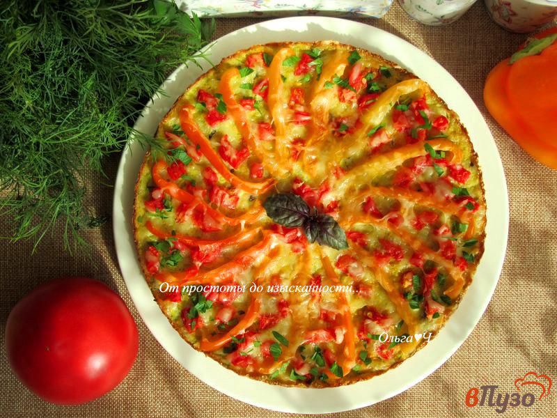 Фото приготовление рецепта: Кабачковая пицца со сладким перцем и базиликом шаг №6