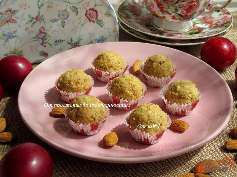 Фото приготовление рецепта: Ореховые конфеты со сгущенкой шаг №5
