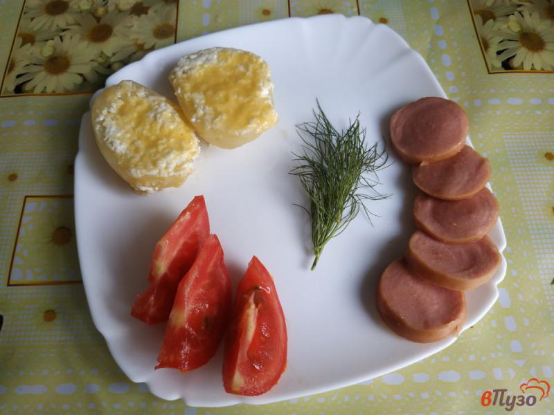 Фото приготовление рецепта: Картофель фаршированный с сосисками шаг №9