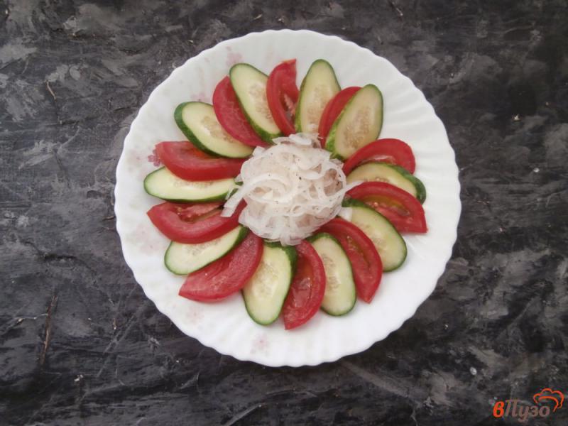 Фото приготовление рецепта: Овощной салат с грецкими орехами шаг №3
