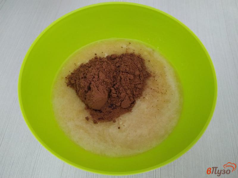 Фото приготовление рецепта: Банановые кексы с какао шаг №7