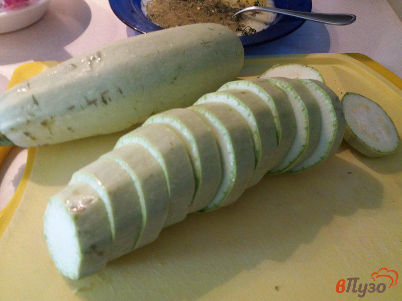 Фото приготовление рецепта: Жареные кабачки в кляре шаг №1