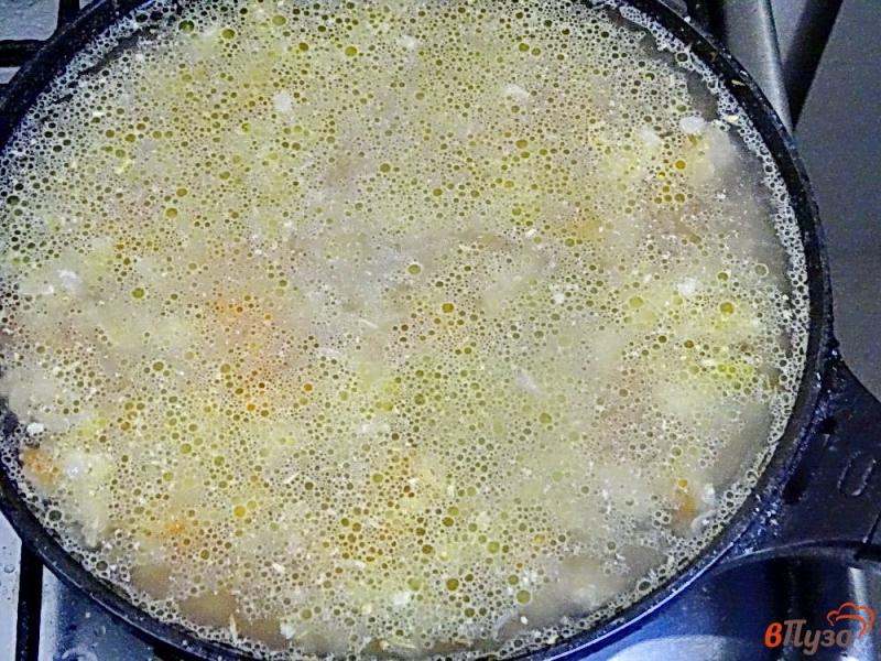 Фото приготовление рецепта: Ячневая каша с фаршем и овощами шаг №6