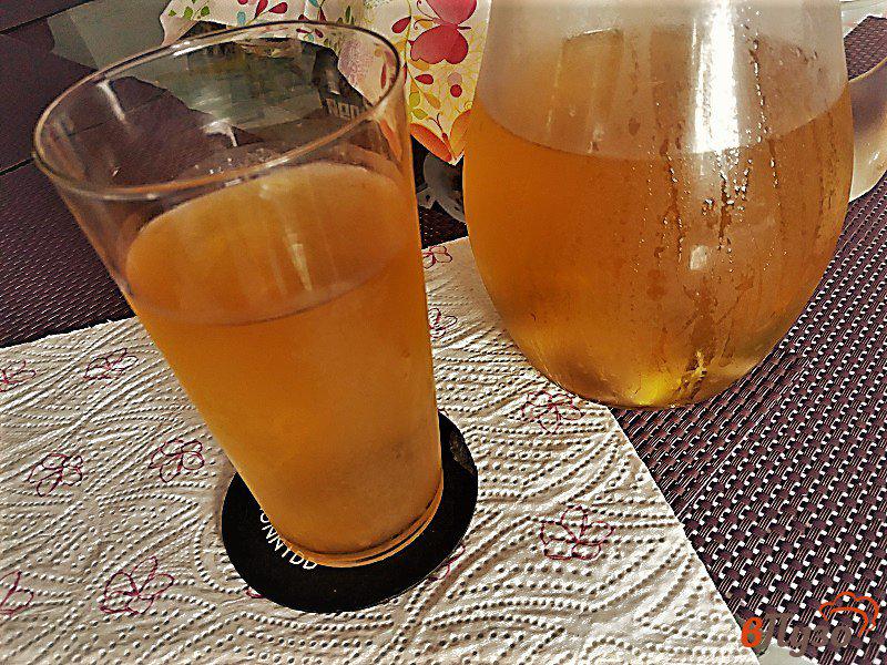 Фото приготовление рецепта: Холодный чай с мятой и лимоном шаг №6