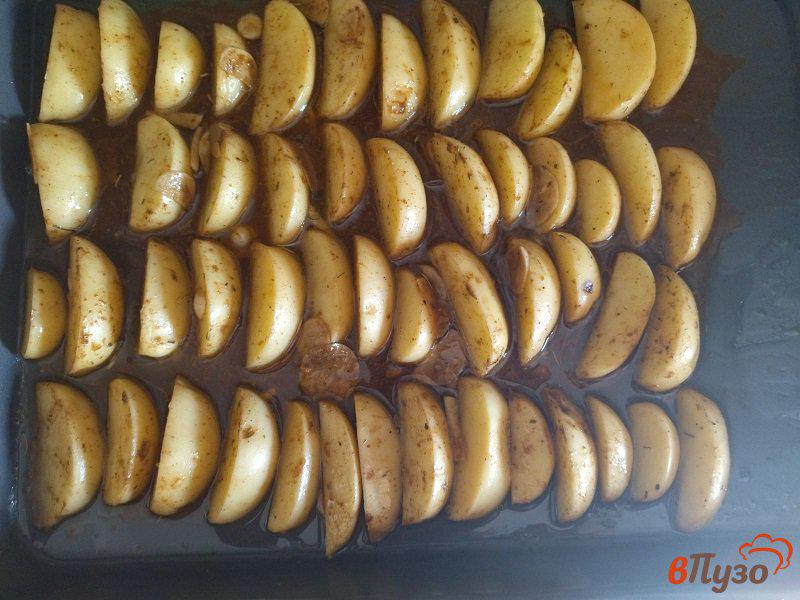 Фото приготовление рецепта: Запеченный молодой картофель с приправами по-деревенски шаг №6