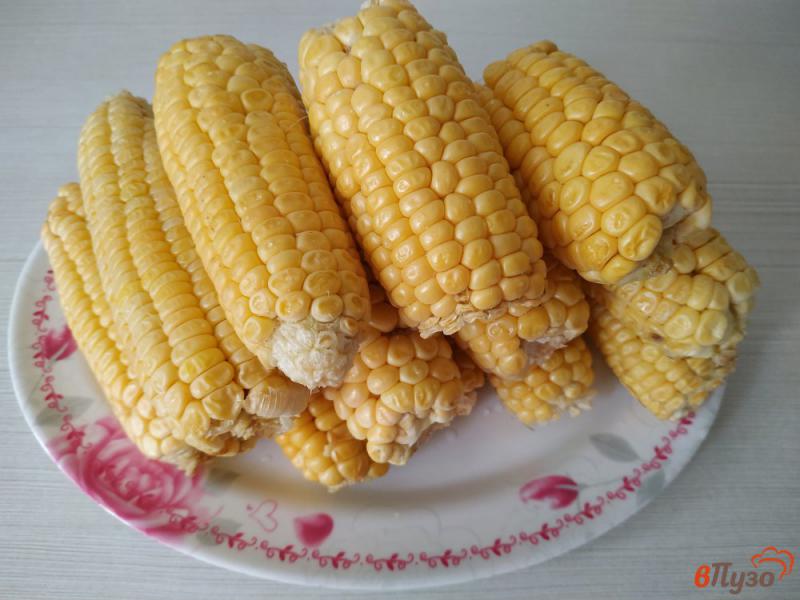 Фото приготовление рецепта: Варено- мороженая кукуруза шаг №1