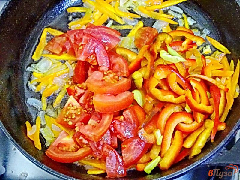 Фото приготовление рецепта: Паста с овощами на сковороде шаг №7