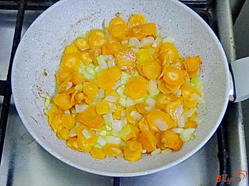 Фото приготовление рецепта: Куриный суп без картофеля с вермишелью шаг №5
