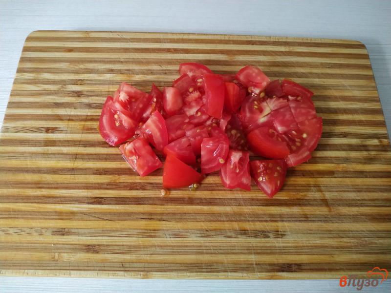 Фото приготовление рецепта: Салат со свининой и помидорами шаг №3