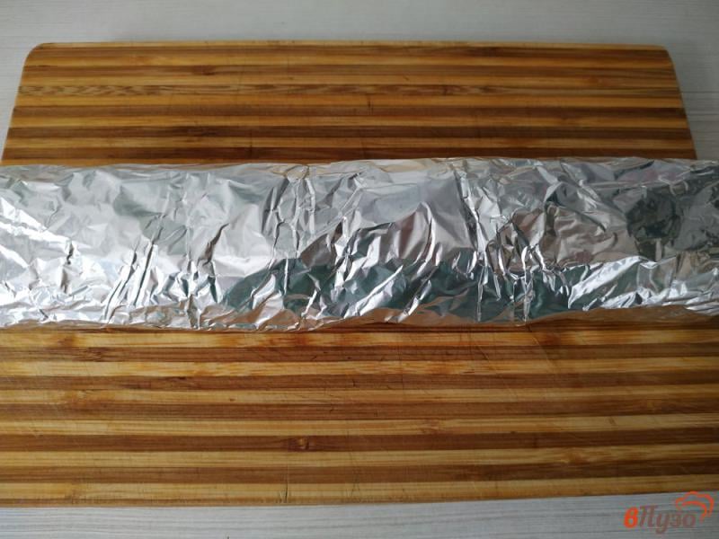 Фото приготовление рецепта: Домашняя колбаса в фольге запеченная в духовке шаг №7