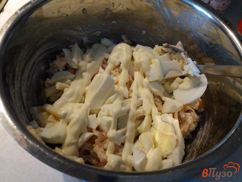 Фото приготовление рецепта: Салат из кальмара с рисом шаг №10