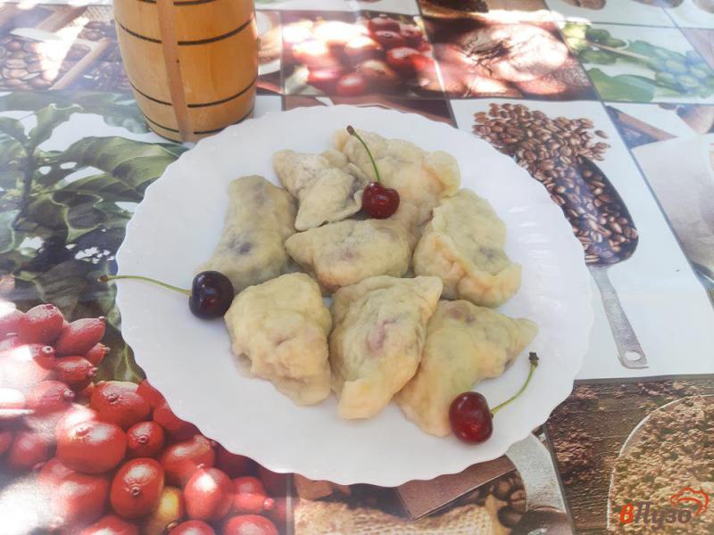 Фото приготовление рецепта: Вареники с вишнями в мультиварке шаг №13