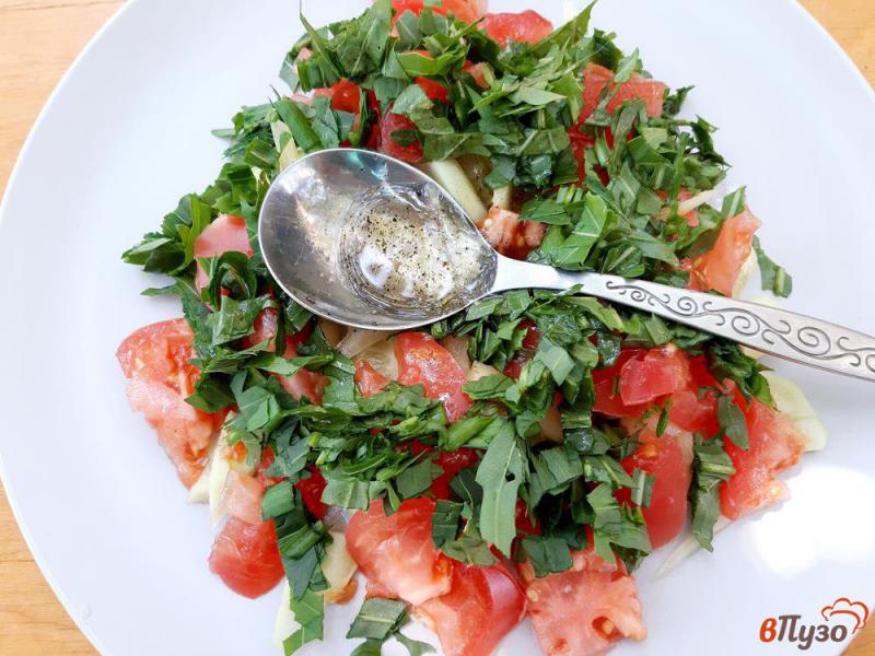 Фото приготовление рецепта: Салат овощной с фетой и рукколой шаг №7