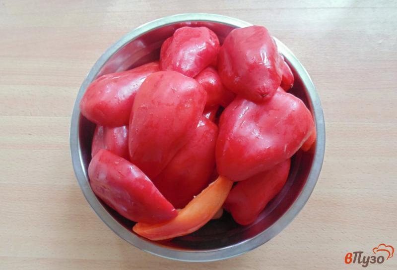 Фото приготовление рецепта: Болгарский перец на зиму в томатном соусе шаг №1