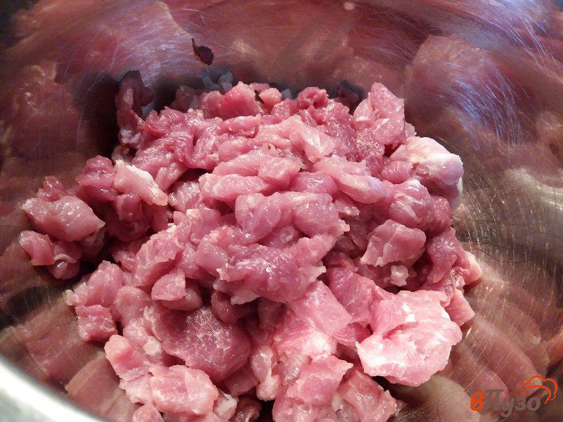 Фото приготовление рецепта: Рубленные котлеты из свинины шаг №3