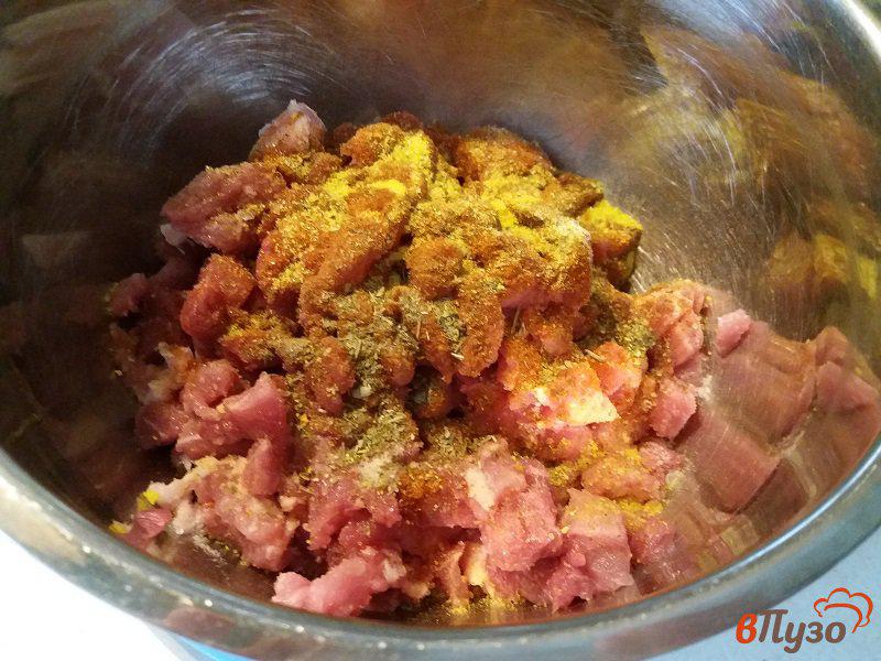 Фото приготовление рецепта: Рубленные котлеты из свинины шаг №4