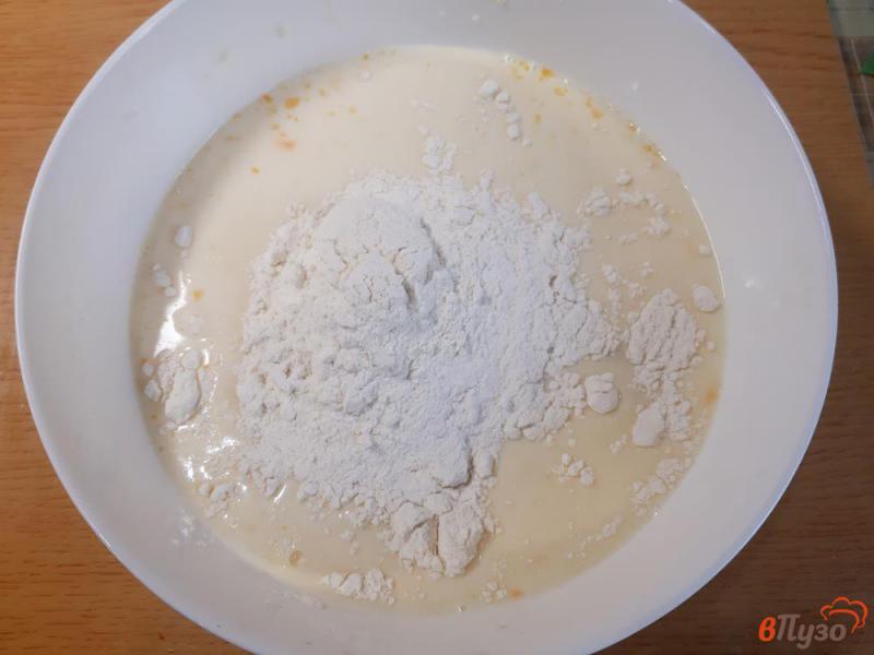 Фото приготовление рецепта: Блины на молоке с фетой и огурцами шаг №3