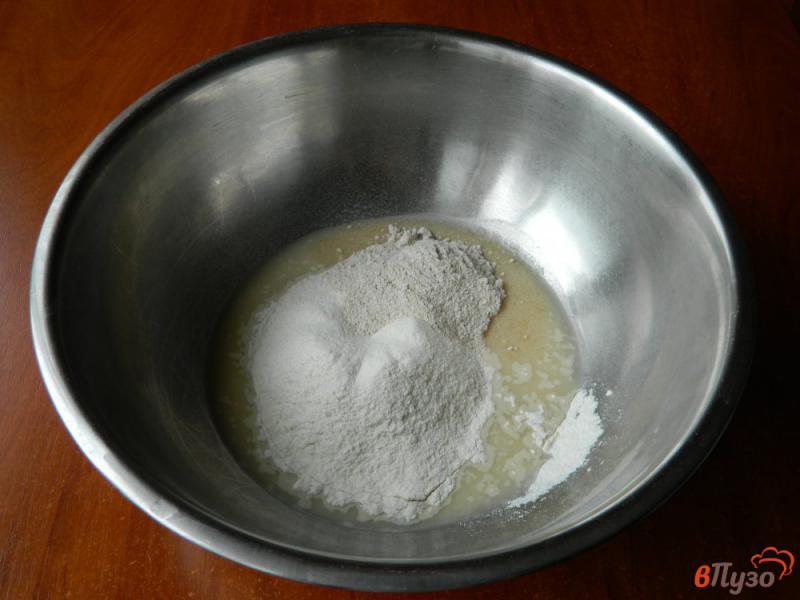 Фото приготовление рецепта: Хлеб на ржаной закваске с солодом шаг №2