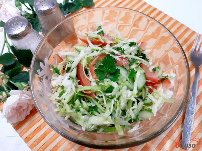 Фото приготовление рецепта: Салат овощной с капустой шаг №6