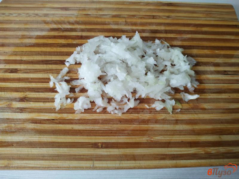Фото приготовление рецепта: Кабачковые оладьи с куриным фаршем шаг №2
