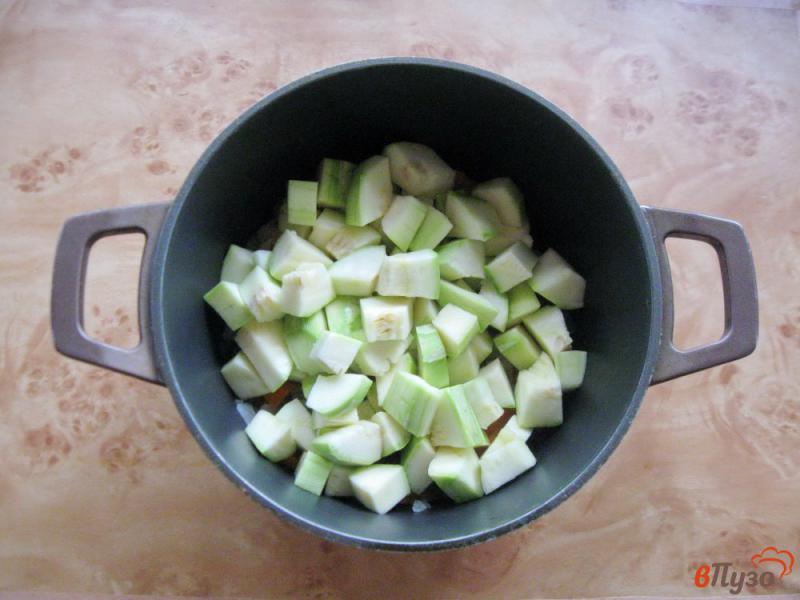 Фото приготовление рецепта: Овощное рагу с рисом и патиссонами шаг №2