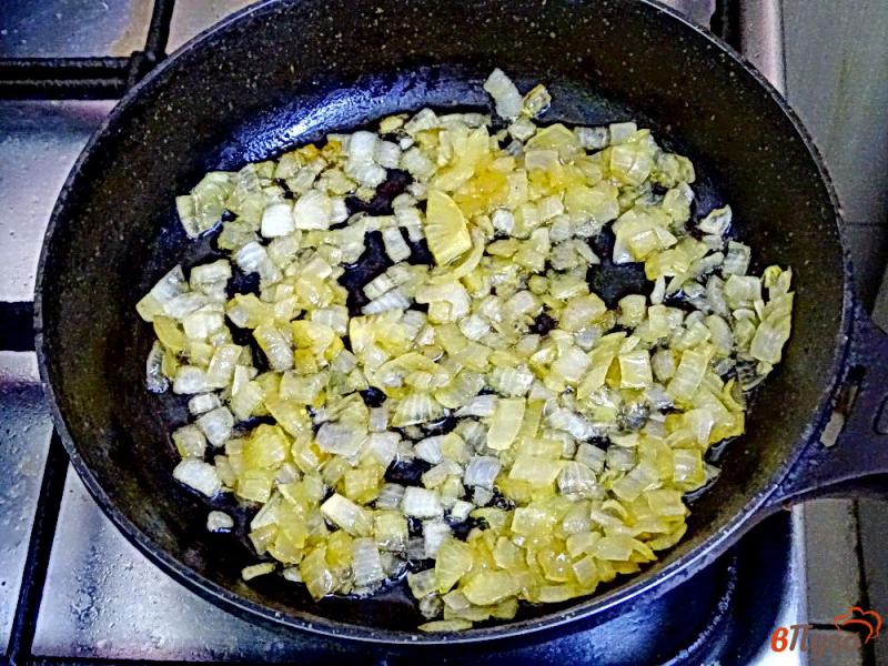 Фото приготовление рецепта: Баклажаны в соусе под сырной крышечкой шаг №6