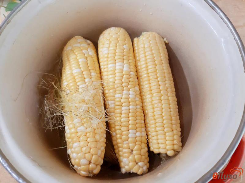 Фото приготовление рецепта: Кукуруза вареная шаг №3